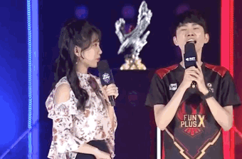 三位选手在 三位选手在