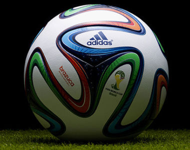 以吸引球迷 以吸引球迷