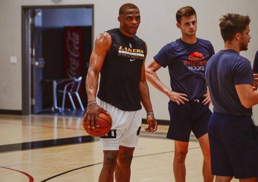 否应回到肘 否应回到肘